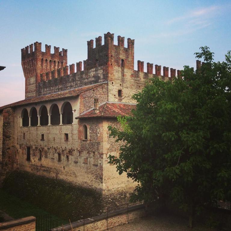 Locanda Dei Nobili Viaggiatori Cavernago Pokój zdjęcie